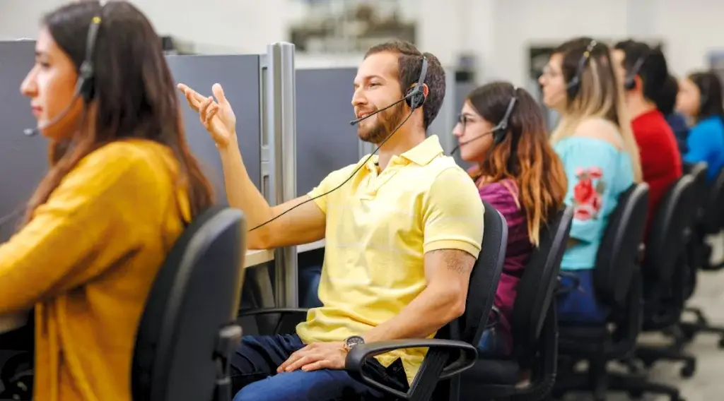 Call Center Agent following its protocol for generating leads for their company