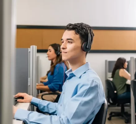 Outsourced Call Center Agent from Intugo´s Call center solutions for small business