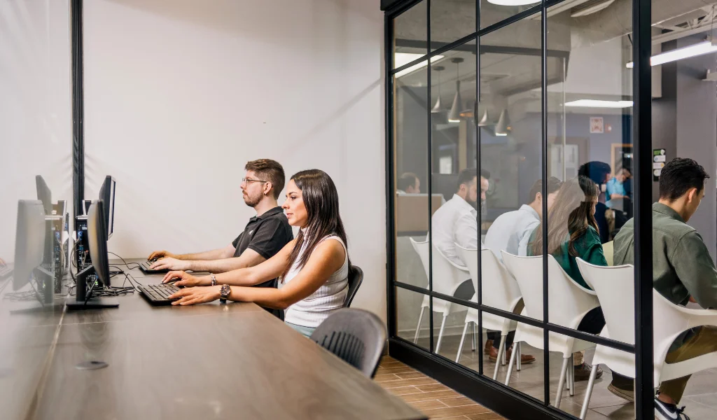 Employer of Record vs PEO: Key Differences Explained in Mexico